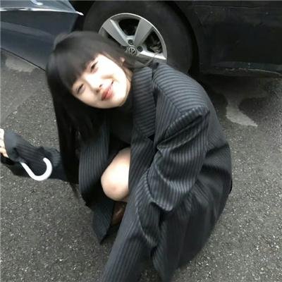 穿着旗袍的女孩